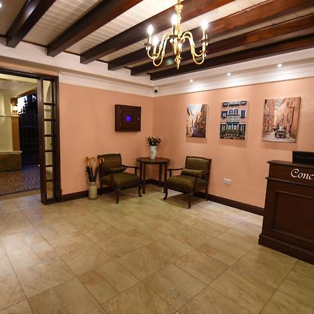 Casa Solada Hotel Kampala Bagian luar foto