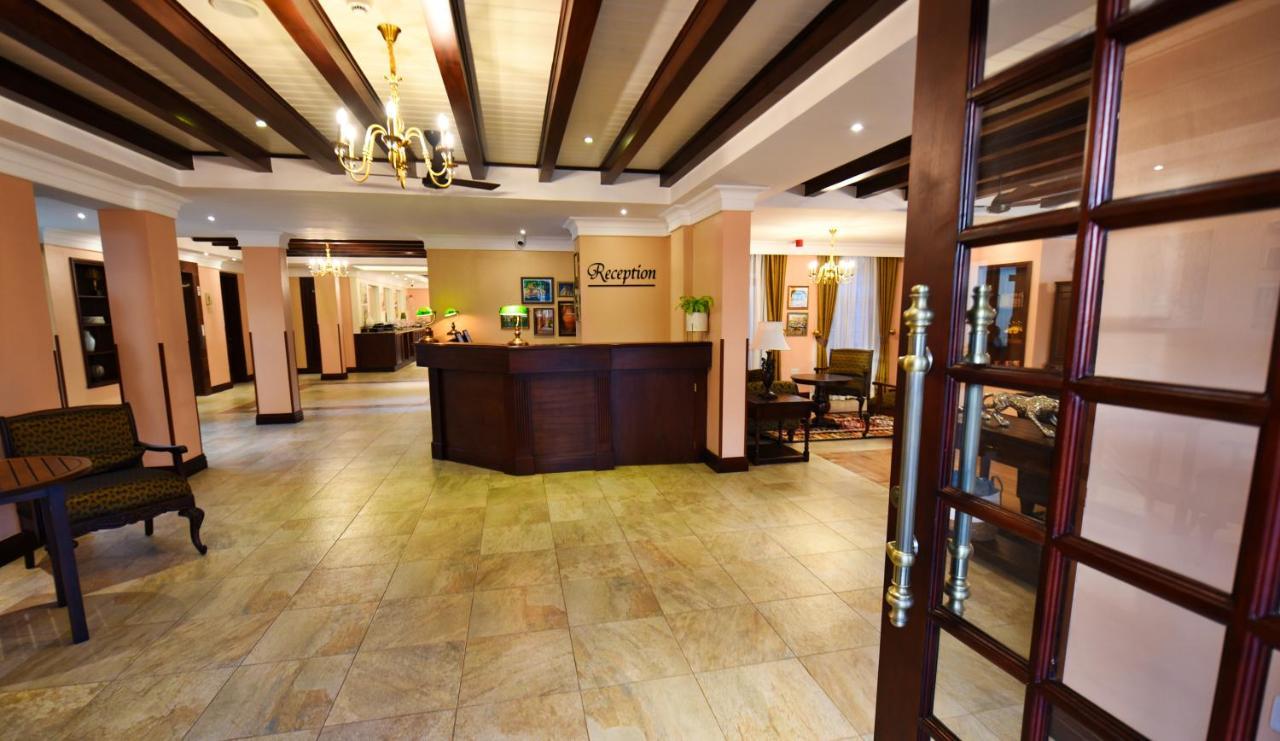 Casa Solada Hotel Kampala Bagian luar foto
