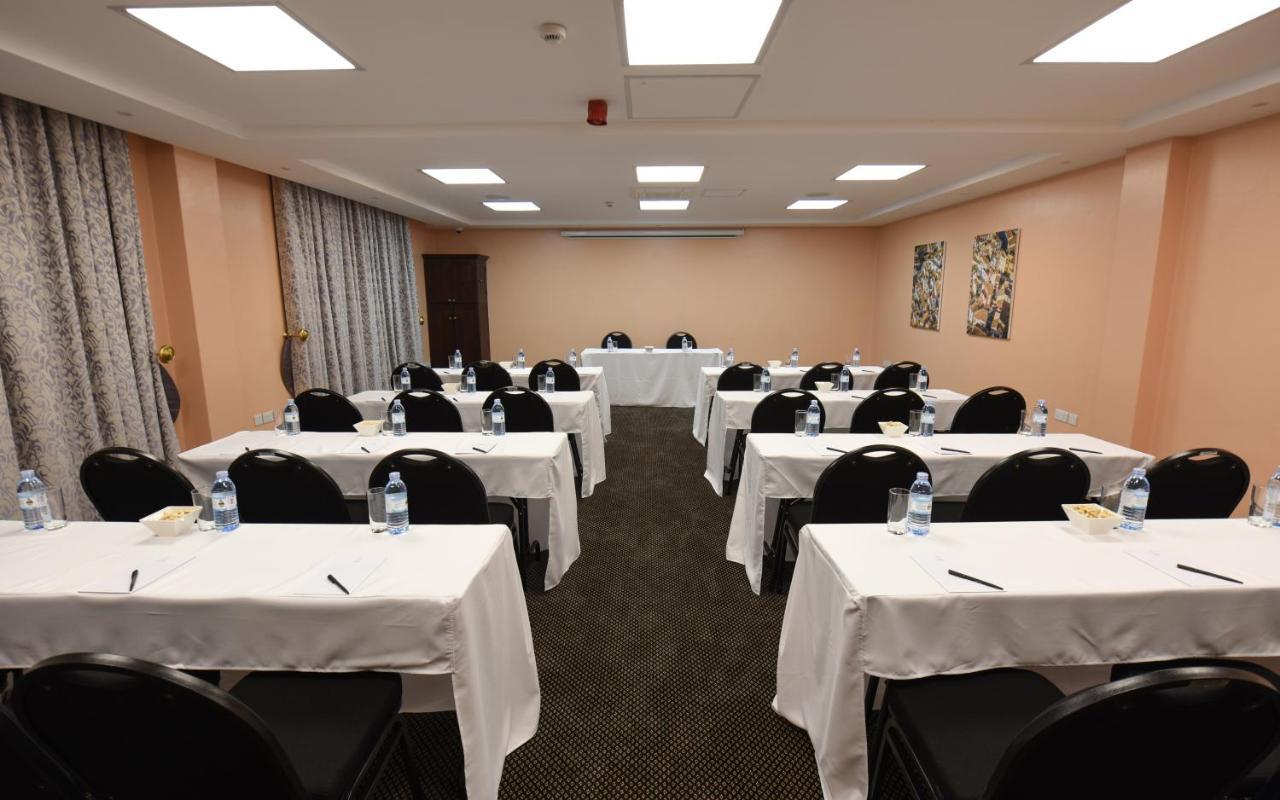 Casa Solada Hotel Kampala Bagian luar foto