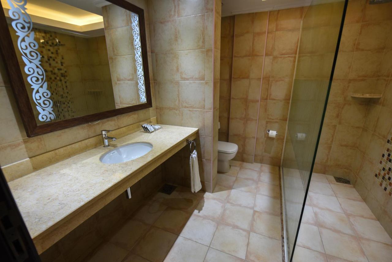 Casa Solada Hotel Kampala Bagian luar foto