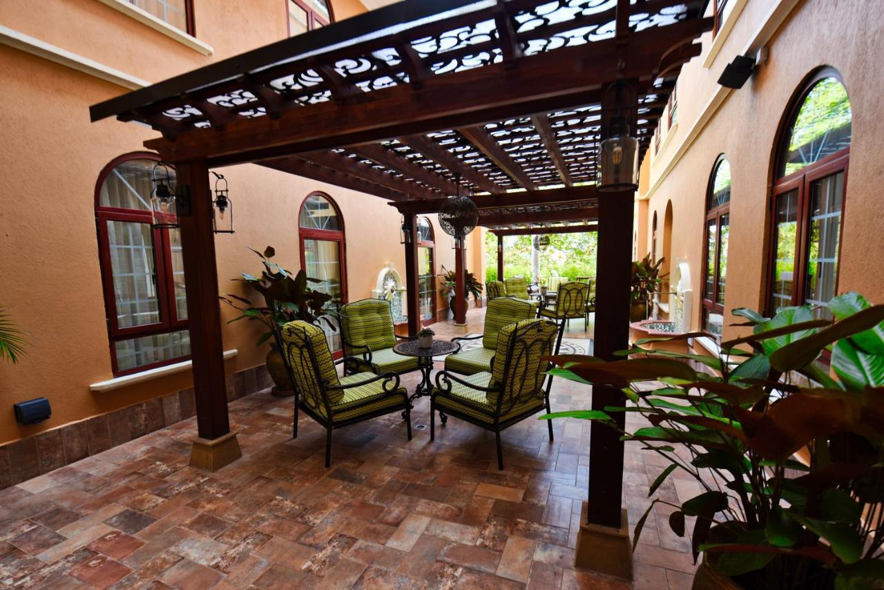 Casa Solada Hotel Kampala Bagian luar foto