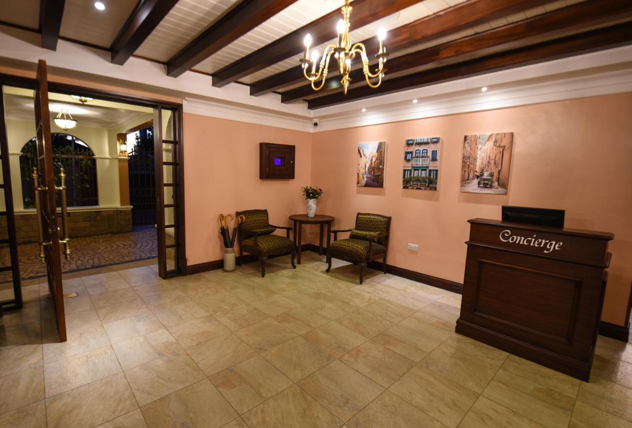Casa Solada Hotel Kampala Bagian luar foto