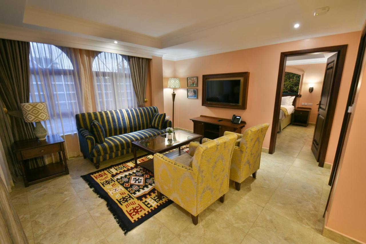 Casa Solada Hotel Kampala Bagian luar foto