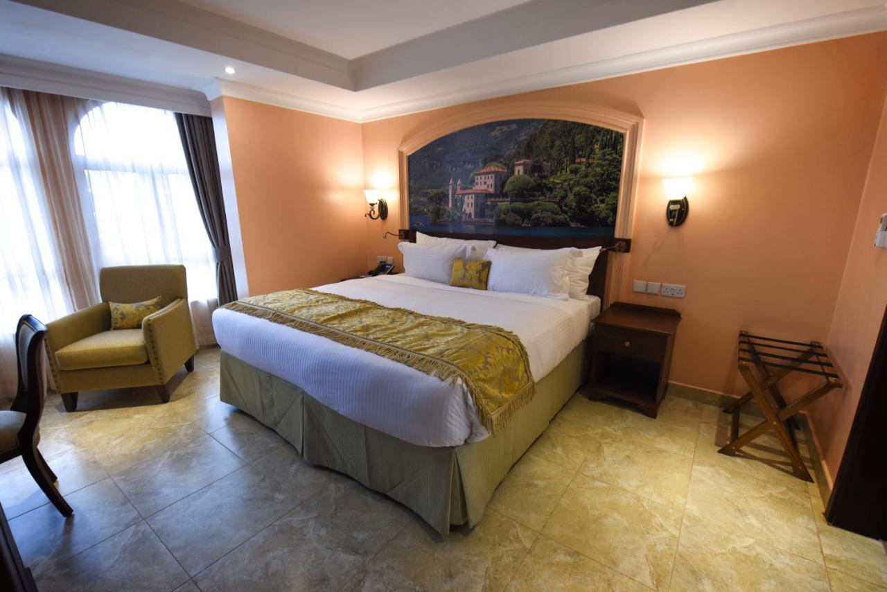 Casa Solada Hotel Kampala Bagian luar foto