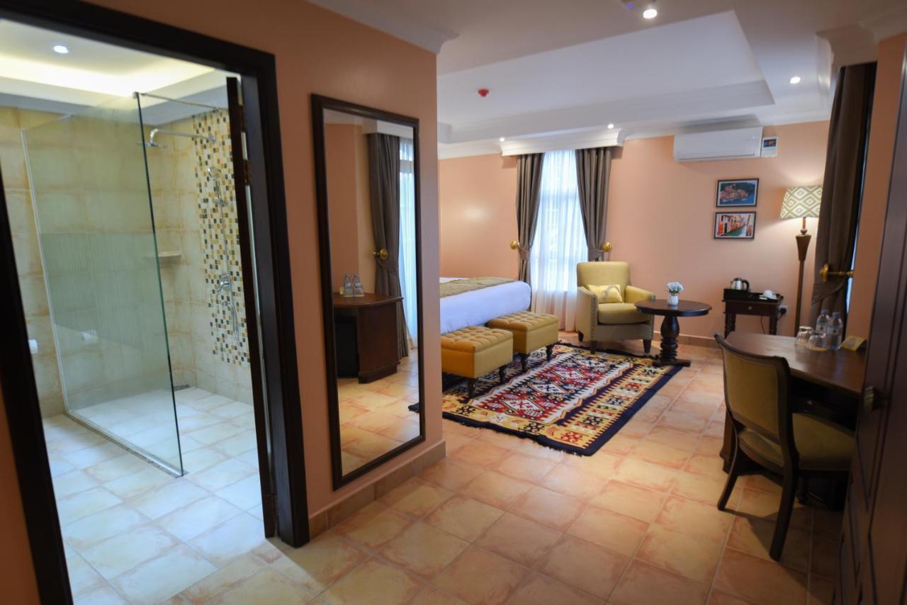 Casa Solada Hotel Kampala Bagian luar foto